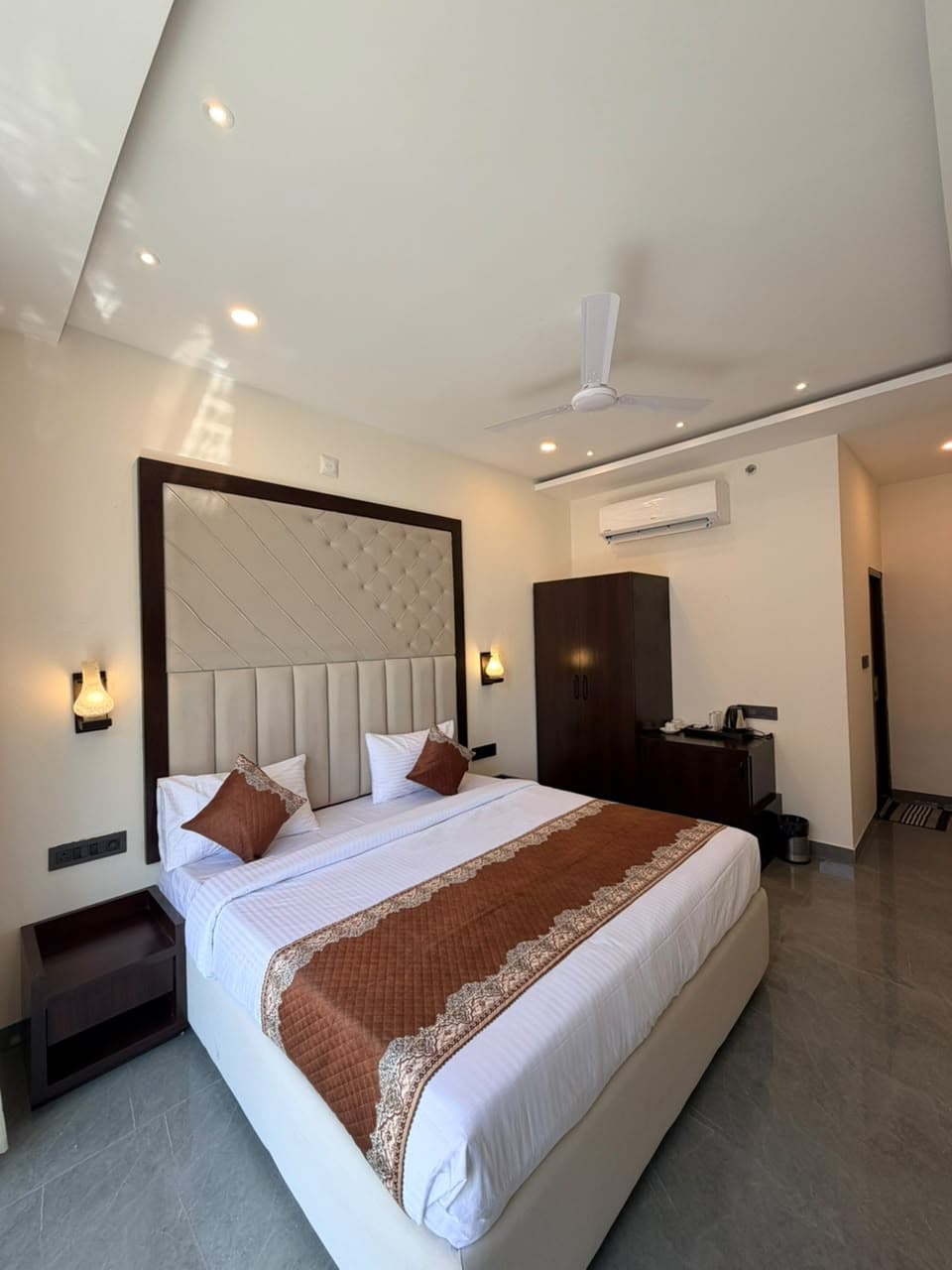 Basalt Balcony Room Category C with comfortable bed